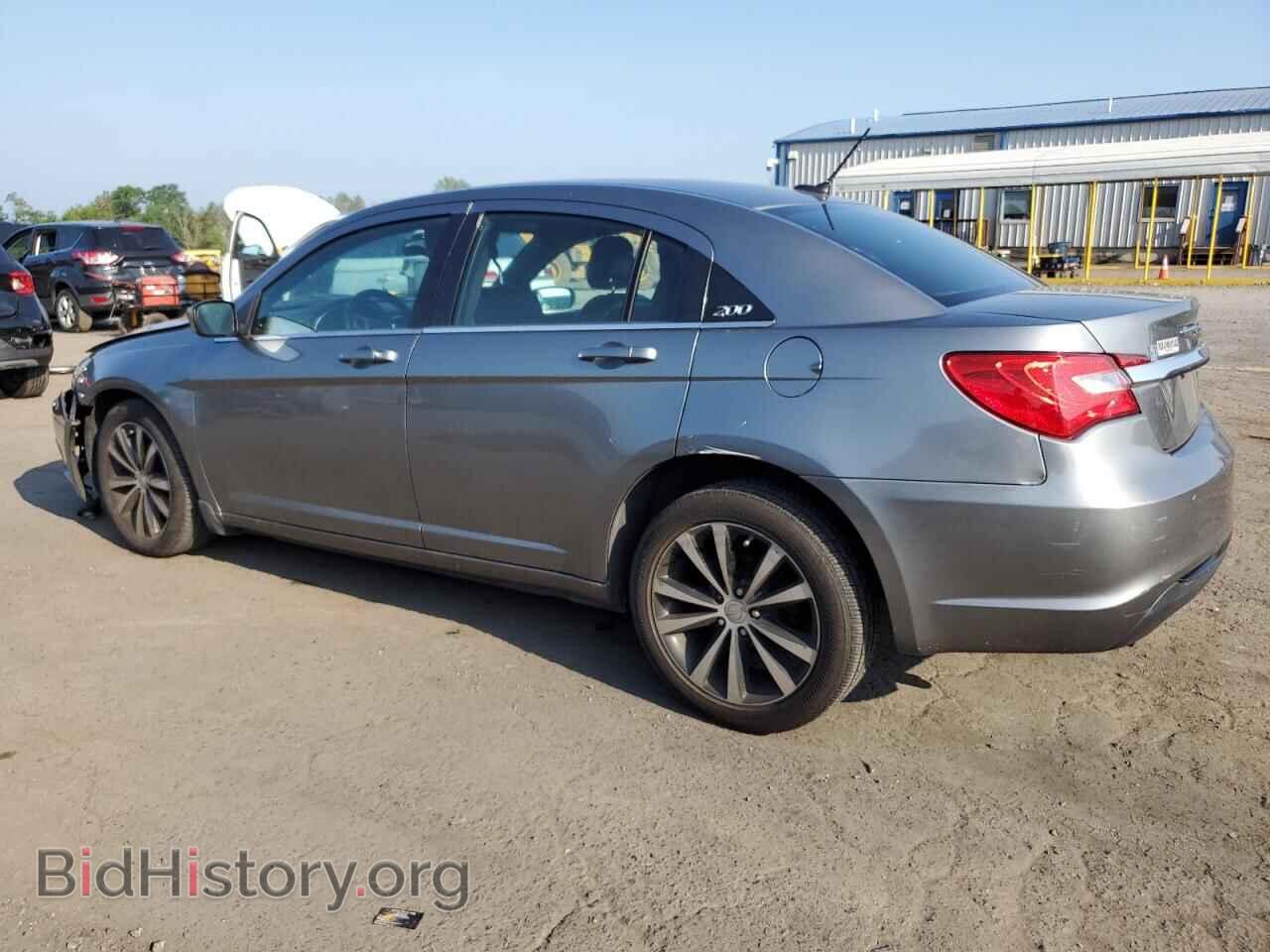 2011 CHRYSLER 200 - VIN: 1C3BC8FG3BN611590 - Фото 2