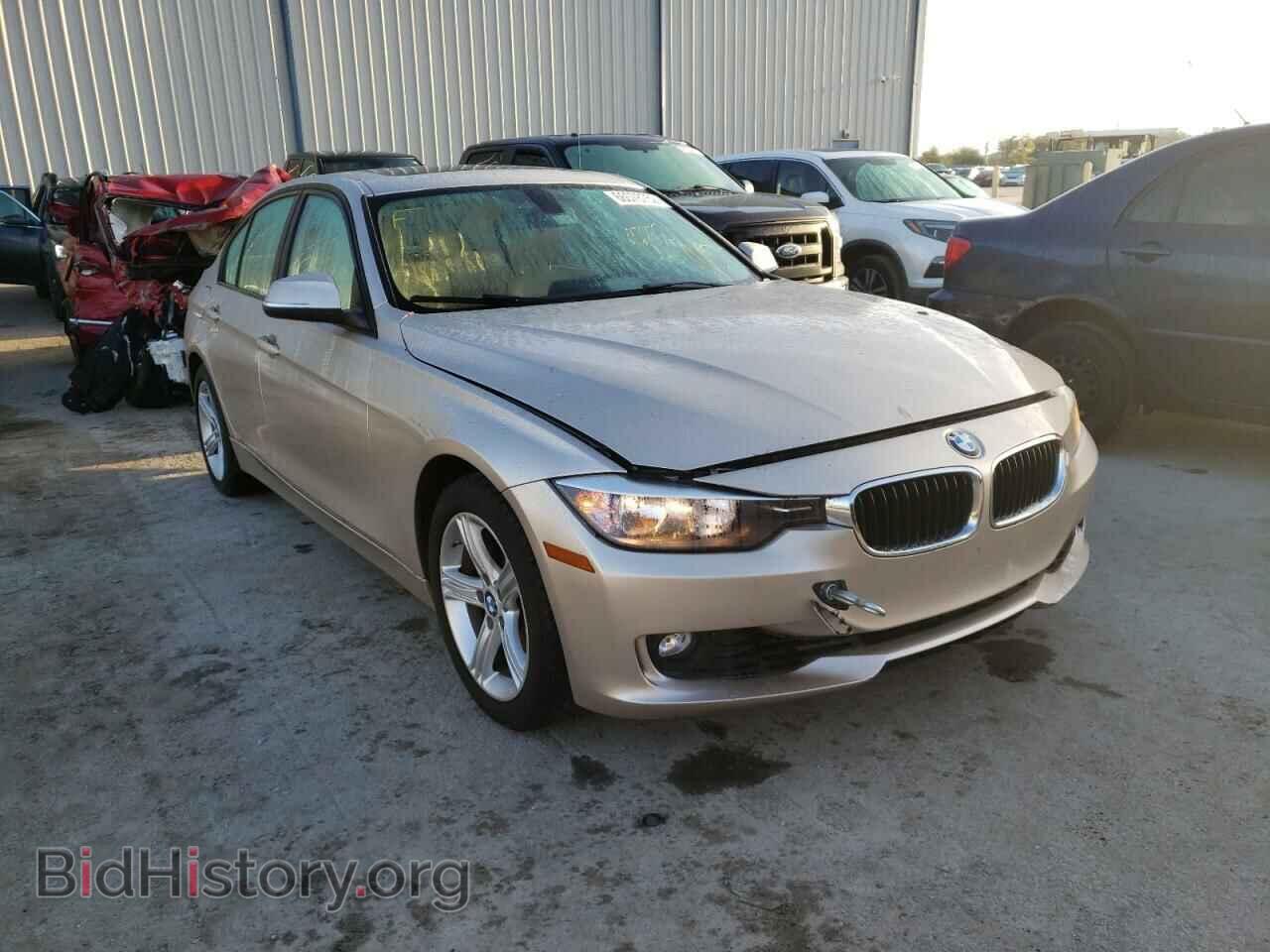 Photo WBA3A5C59DF352699 - BMW 3 SERIES 2013