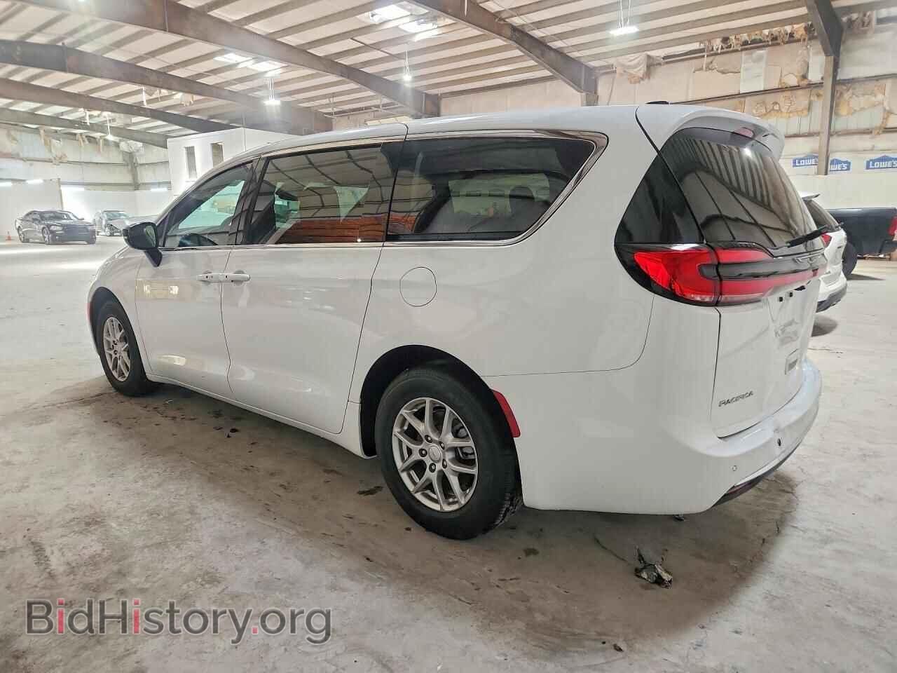 2027 CHRYSLER PACIFICA - VIN: 2C4RC1BG2VR567452 - Photo 2