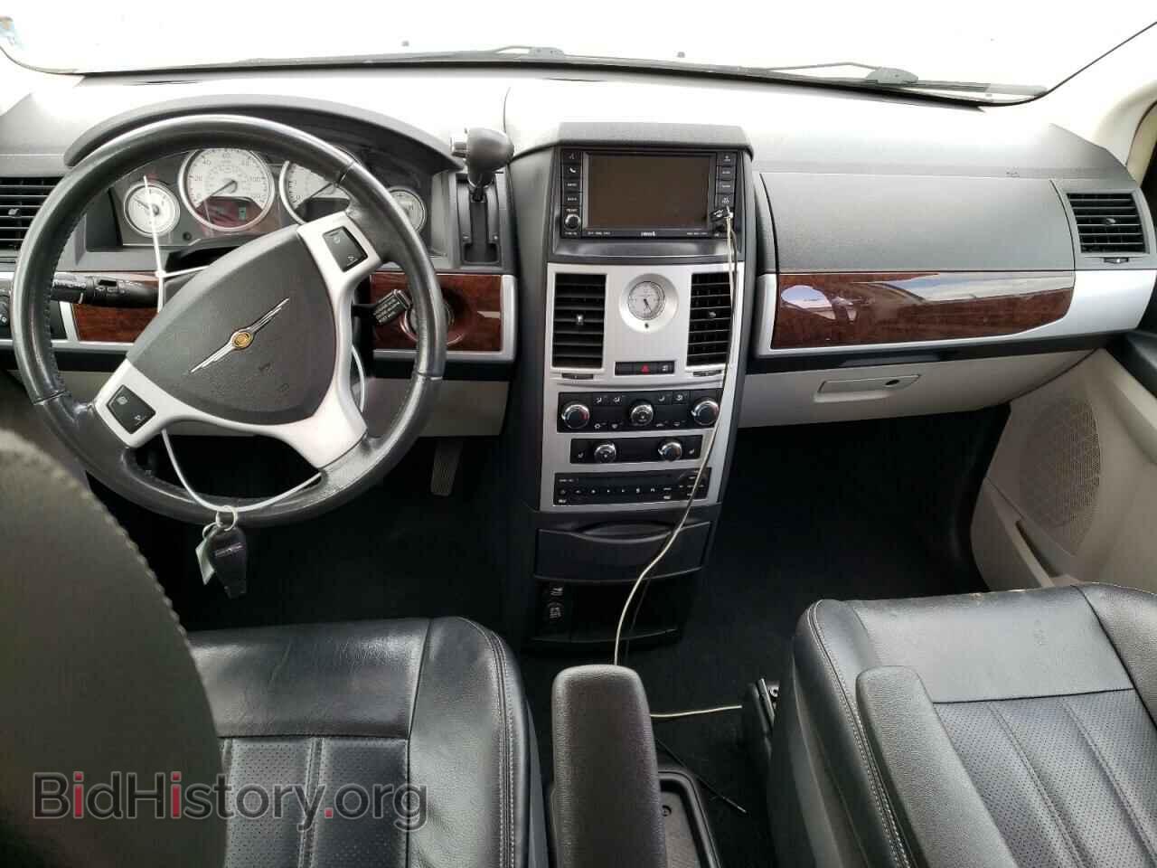 2010 CHRYSLER MINIVAN - VIN: 2A4RR8DXXAR358260 - Photo 8