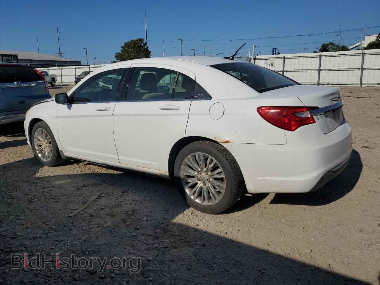 2012 CHRYSLER 200 - VIN: 1C3CCBAB7CN262237 - Фото 2