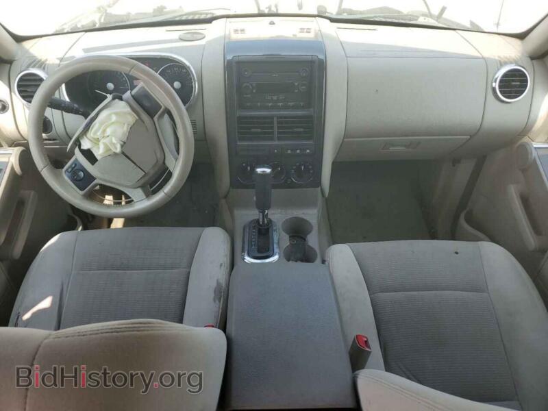 2006 Ford EXPLORER (VIN 1FMEU73E26UA95992) — photo 8 of 13