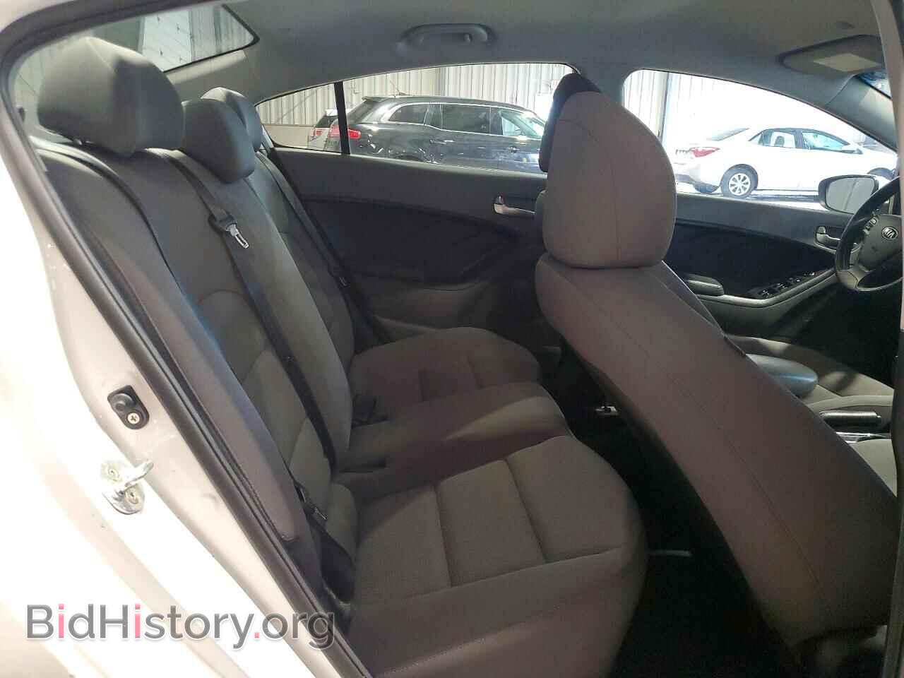 2017 KIA FORTE - VIN: 3KPFK4A70HE127521 - Photo 10