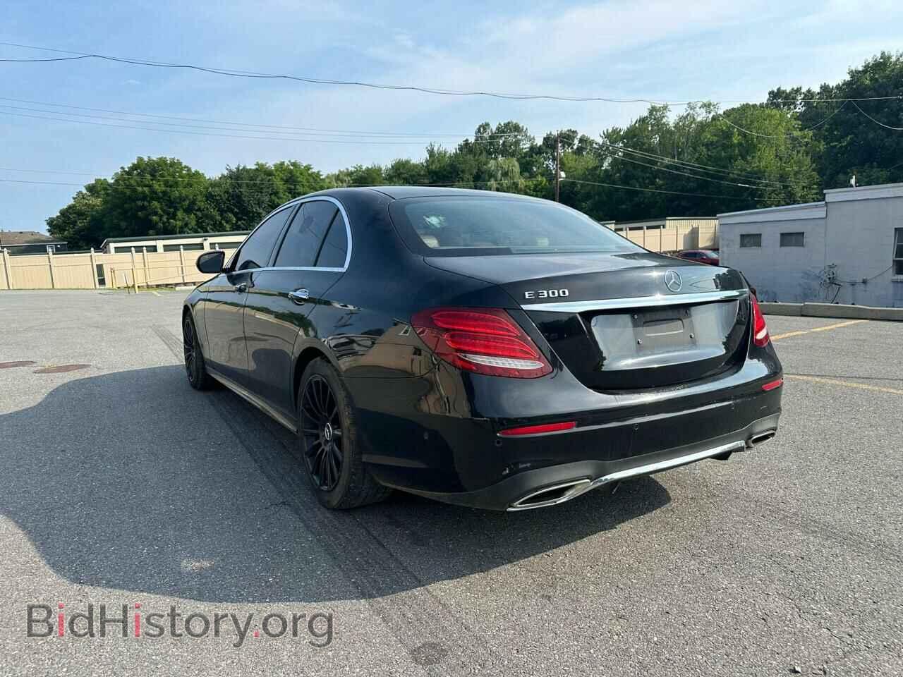 2017 MERCEDES-BENZ E-CLASS - VIN: WDDZF4JB6HA052175 - Фото 2