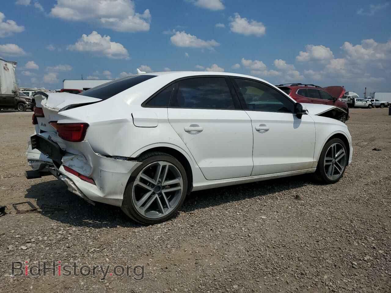 2018 AUDI A3 - VIN: WAUAUGFF8J1024875 - Фото 3