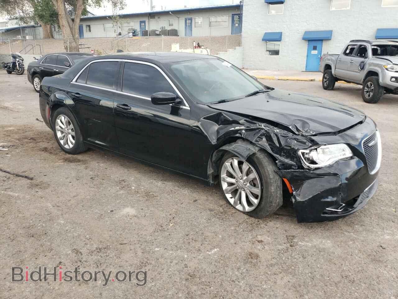 2017 CHRYSLER 300 - VIN: 2C3CCARG5HH599869 - Фото 4