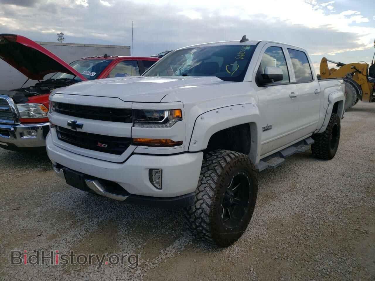 2017 CHEVROLET SILVERADO - VIN: 3GCUKREC8HG351958 - Фото 2