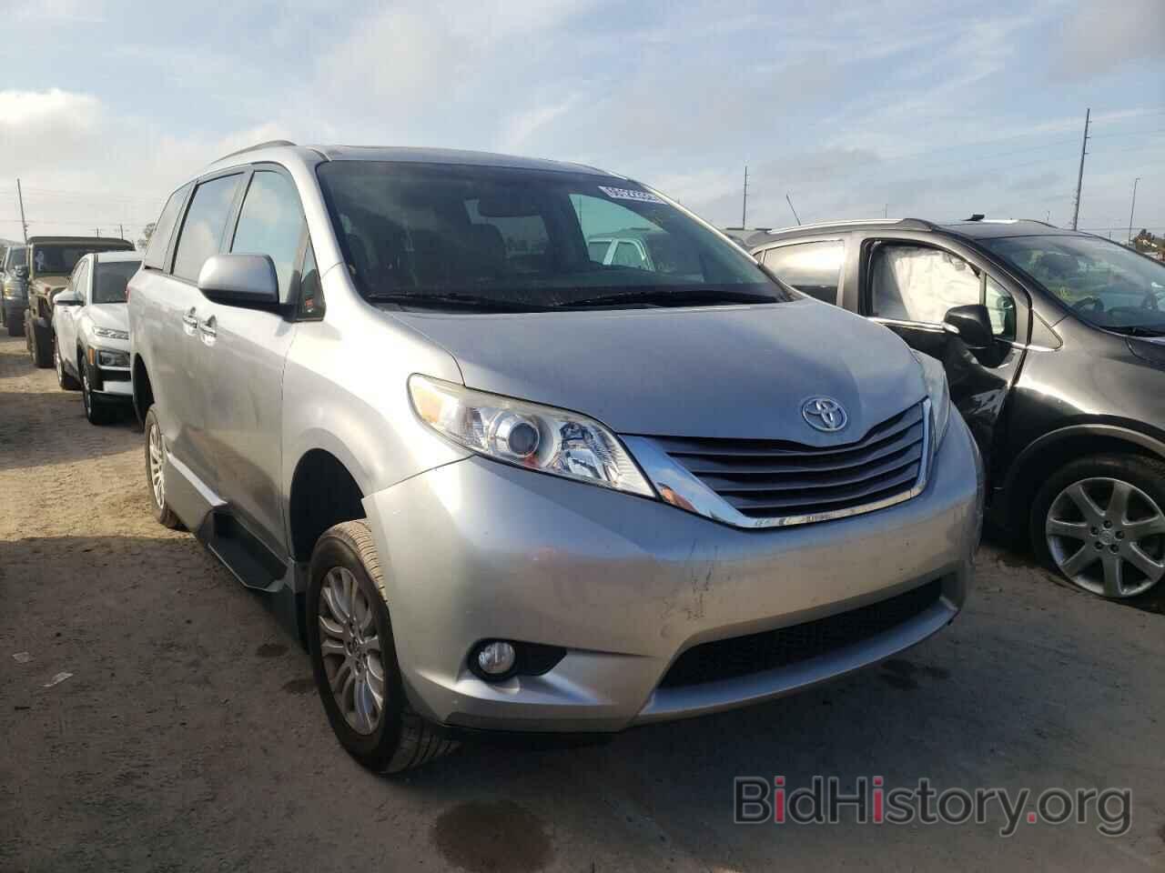 Фотография 5TDYK3DC7GS693563 - TOYOTA SIENNA 2016