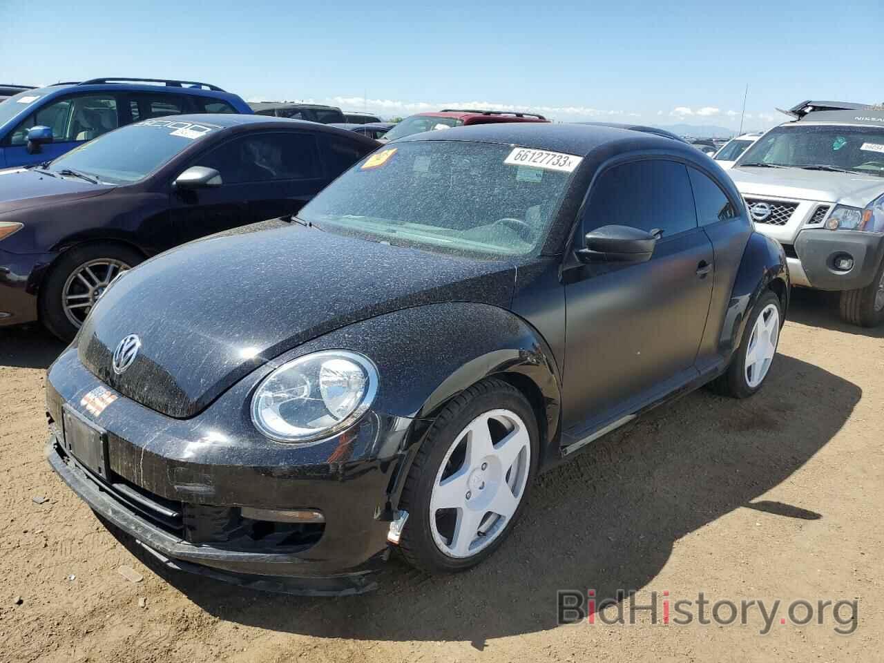 Photo 3VWF17AT0FM625400 - VOLKSWAGEN BEETLE 2015