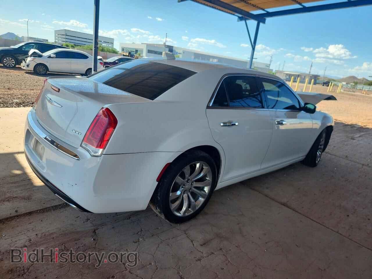 2019 CHRYSLER 300 - VIN: 2C3CCAEG2KH631299 - Photo 3
