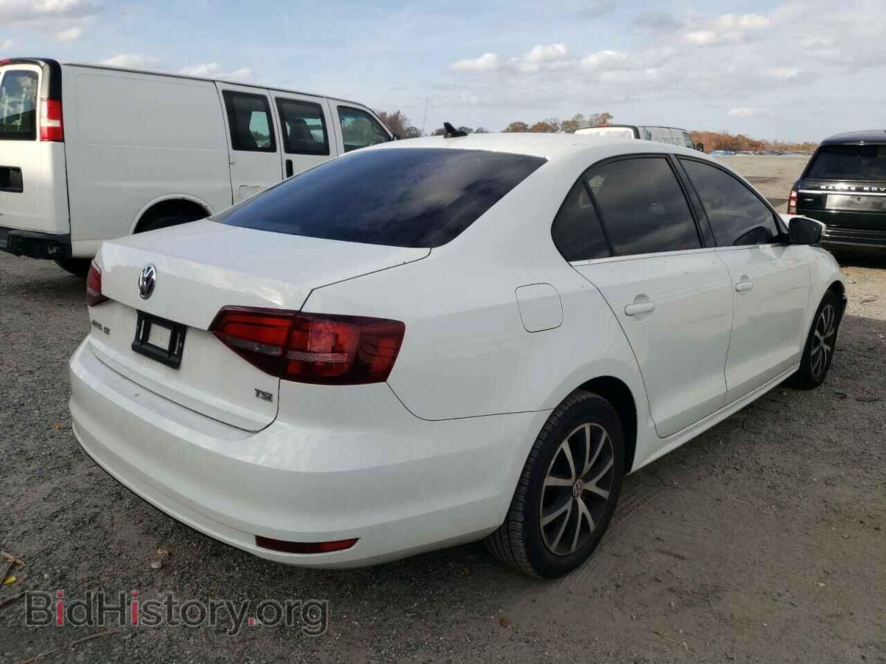 2017 VOLKSWAGEN JETTA - VIN: 3VWDB7AJ0HM407110 - Фото 4