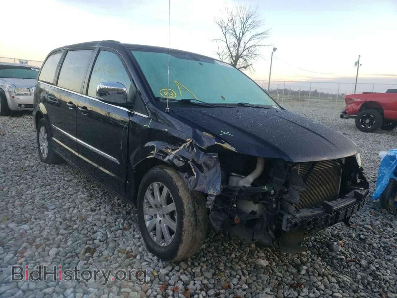 Photo 2A4RR8DG2BR745886 - CHRYSLER MINIVAN 2011