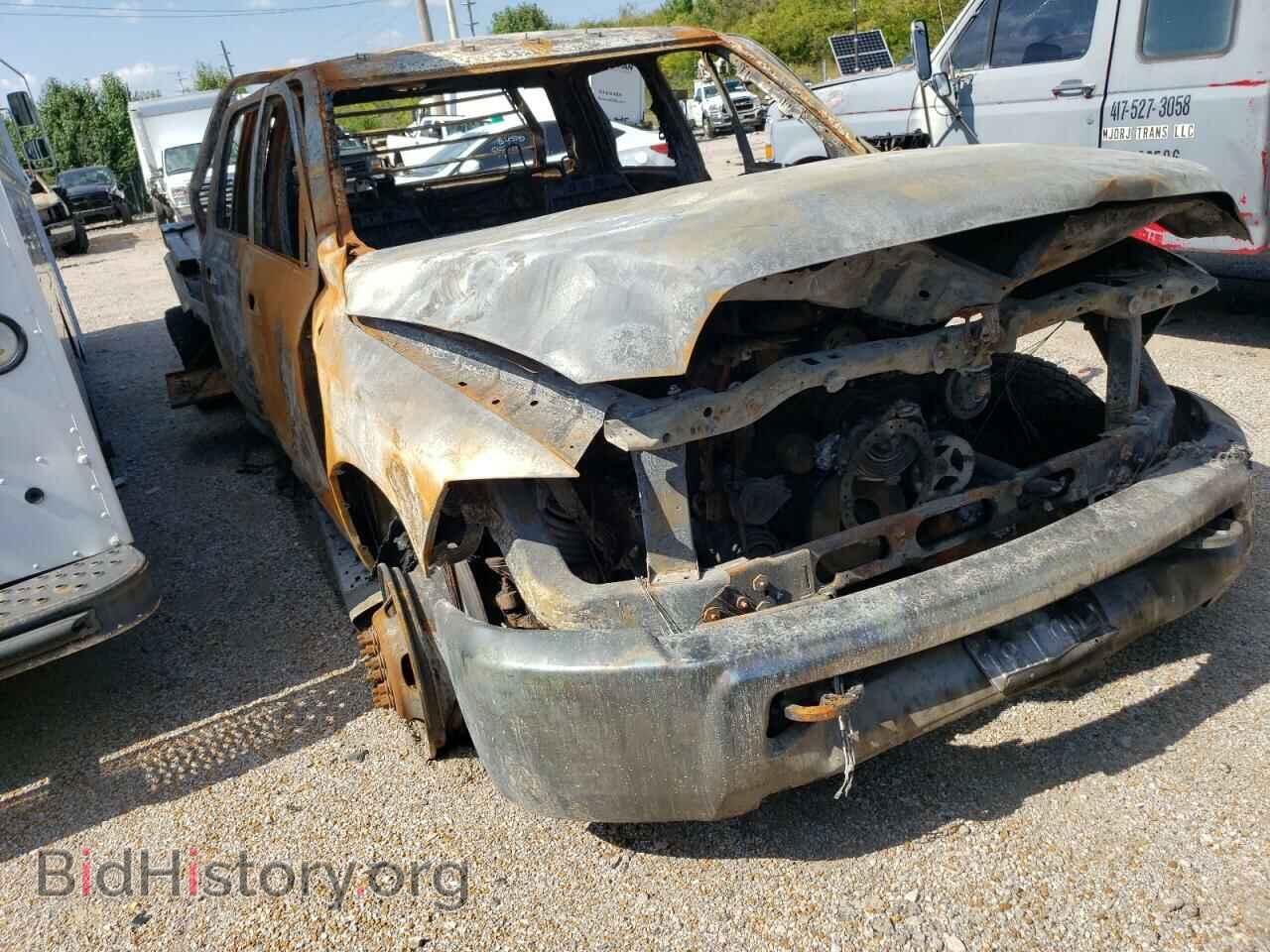 2018 RAM All Models - VIN: 3C63RRGL1JG124385 - Photo 4