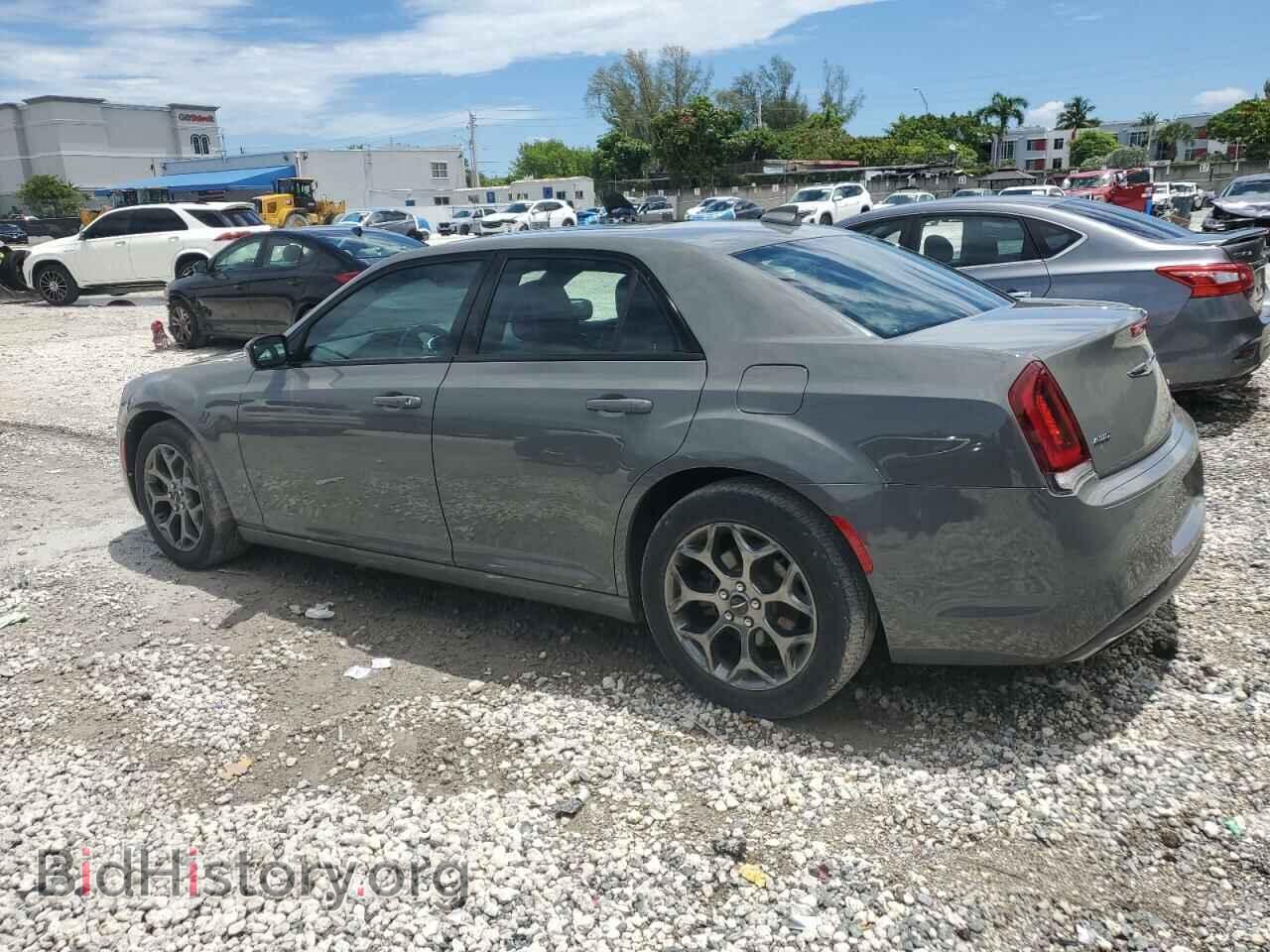 2017 CHRYSLER 300 - VIN: 2C3CCAGGXHH558060 - Фото 2