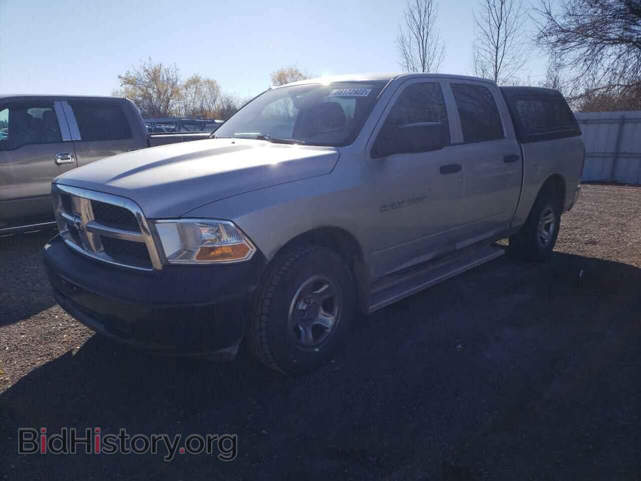 2011 DODGE RAM 1500 - VIN: 1D7RV1CP5BS688033 - Фото 2