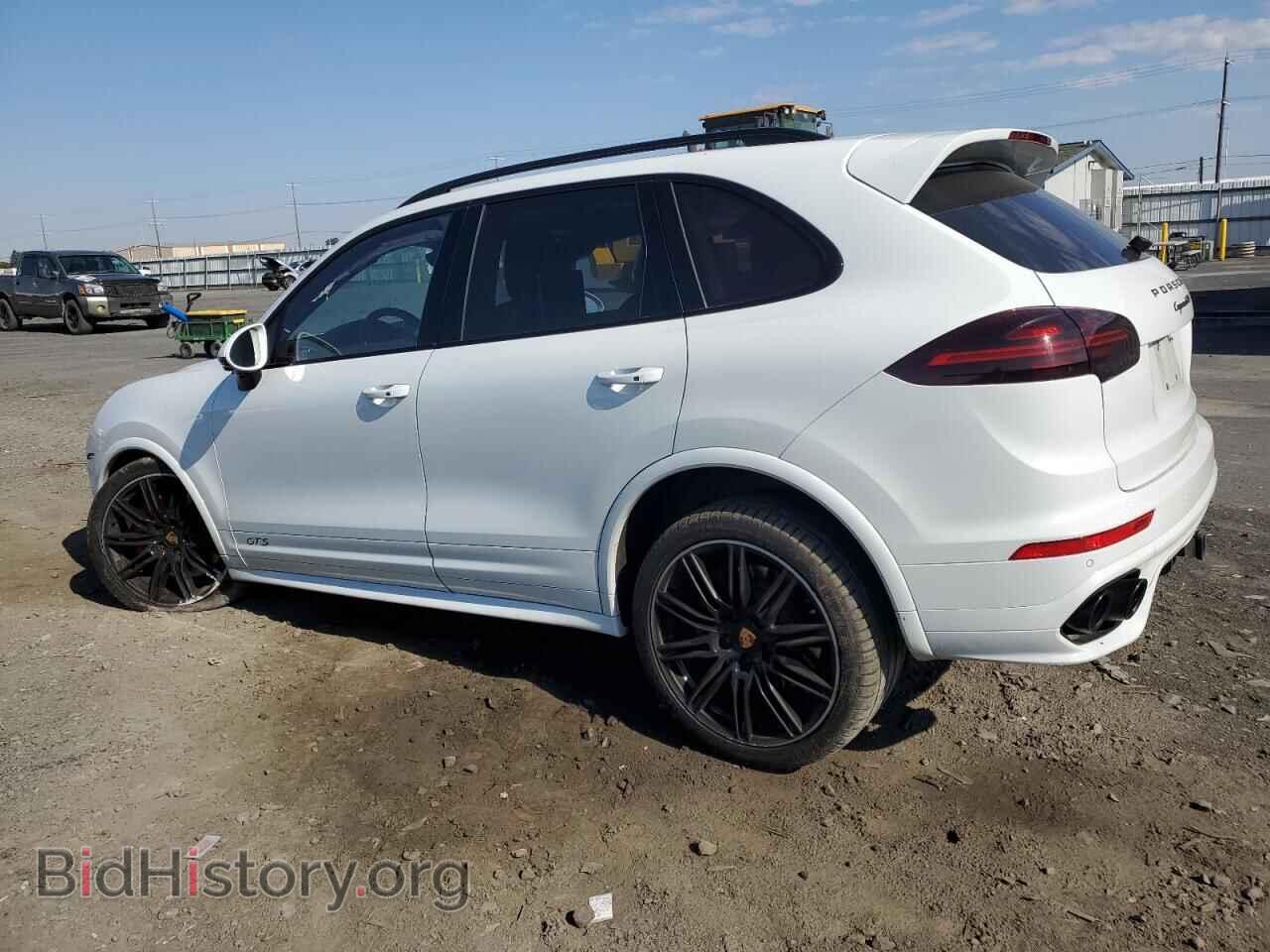 2017 PORSCHE CAYENNE - VIN: WP1AD2A26HLA84077 - Фото 2