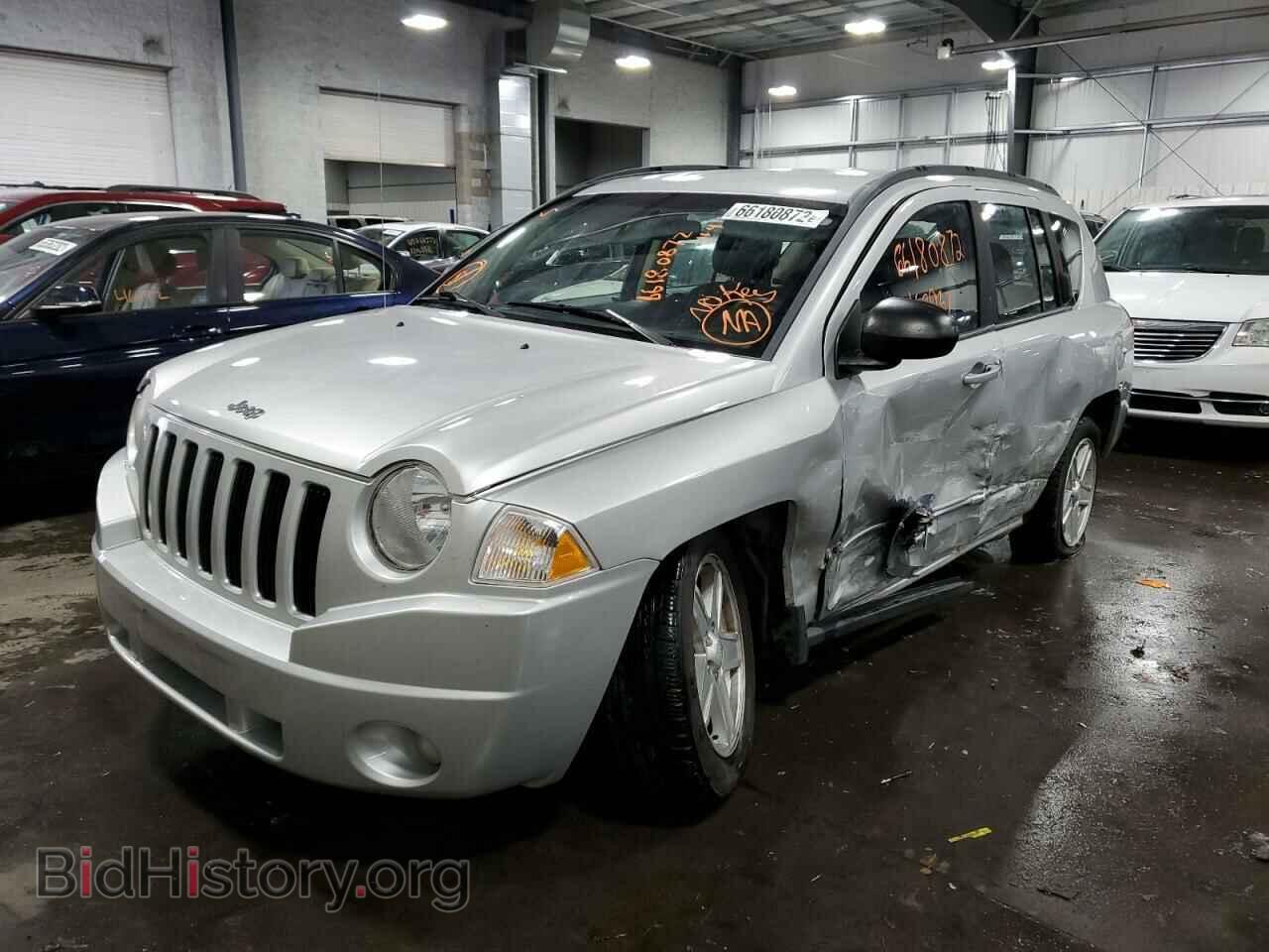 2010 JEEP COMPASS - VIN: 1J4NF4FB4AD591426 - Photo 2