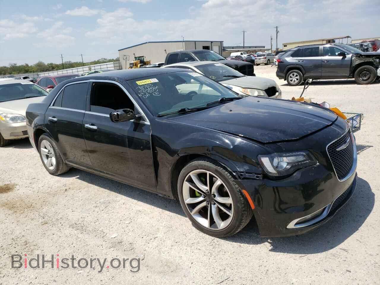 2019 CHRYSLER 300 - VIN: 2C3CCABT8KH682503 - Фото 4