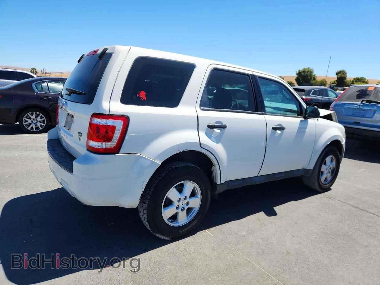 2011 FORD ESCAPE - VIN: 1FMCU0C75BKB48769 - Фото 3