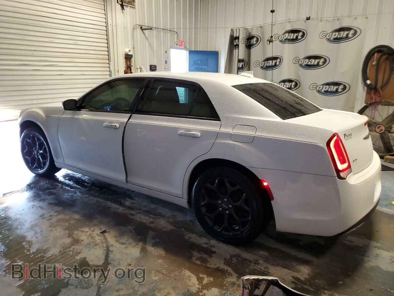 2019 CHRYSLER 300 - VIN: 2C3CCAGG3KH648979 - Photo 2