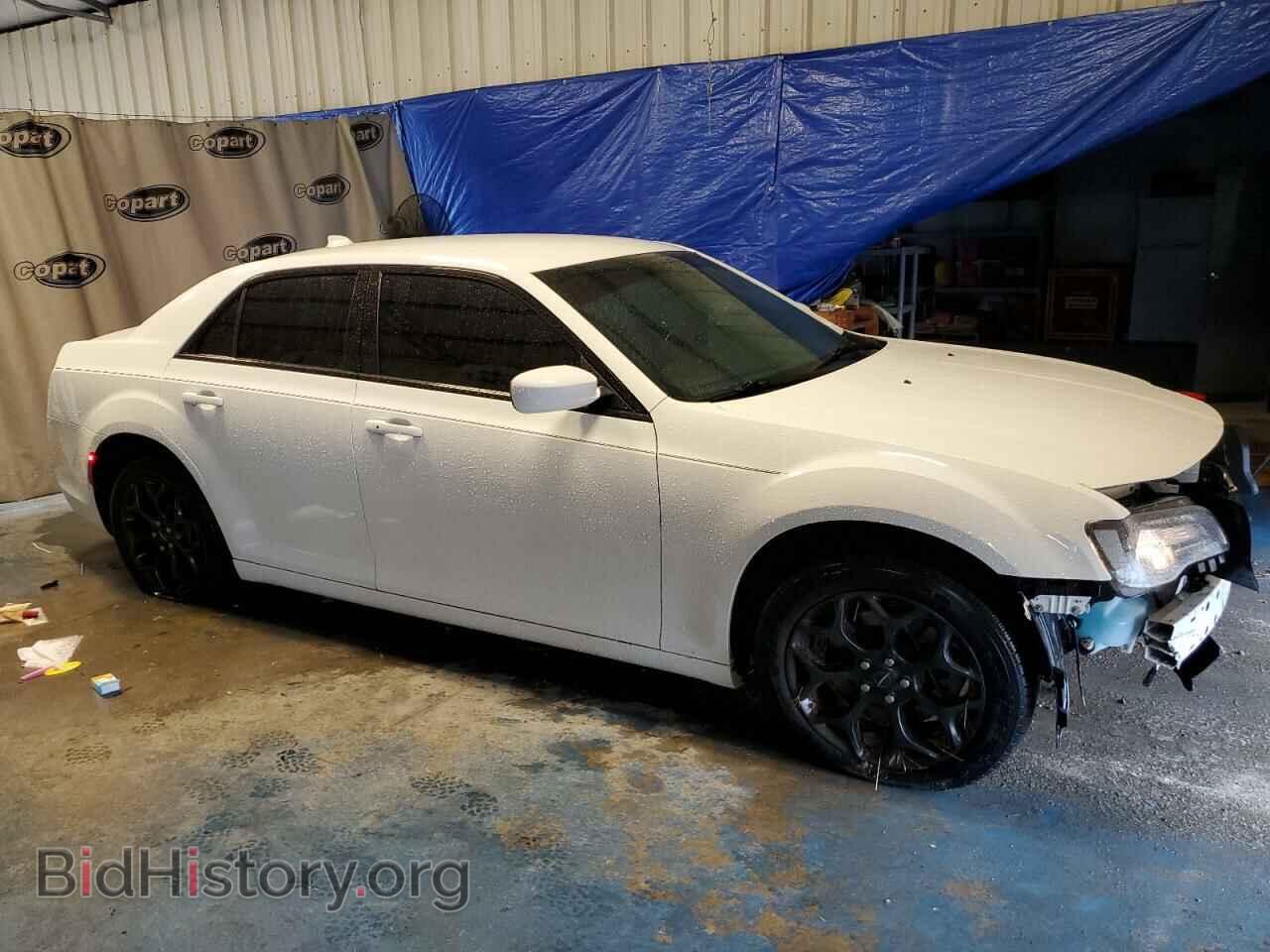 2019 CHRYSLER 300 - VIN: 2C3CCAGG3KH648979 - Photo 4