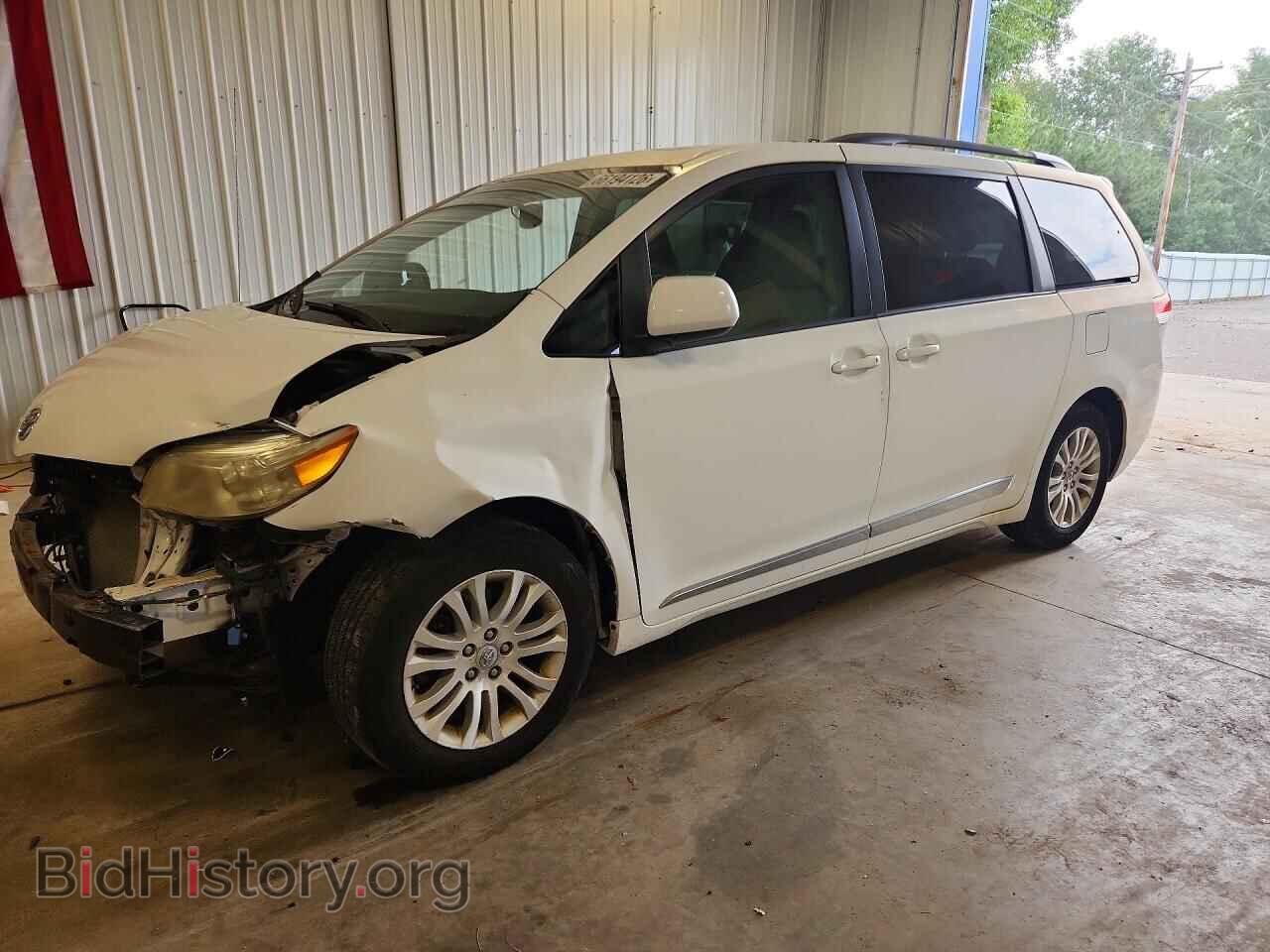 Фотография 5TDYK3DC0BS154727 - TOYOTA SIENNA 2011