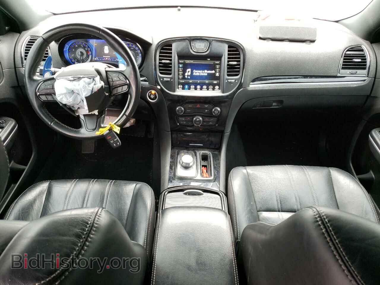 2019 CHRYSLER 300 - VIN: 2C3CCAGG0KH542764 - Фото 9