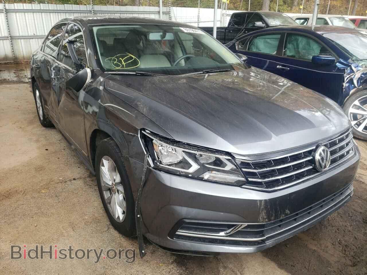Photo 1VWAT7A38HC032795 - VOLKSWAGEN PASSAT 2017