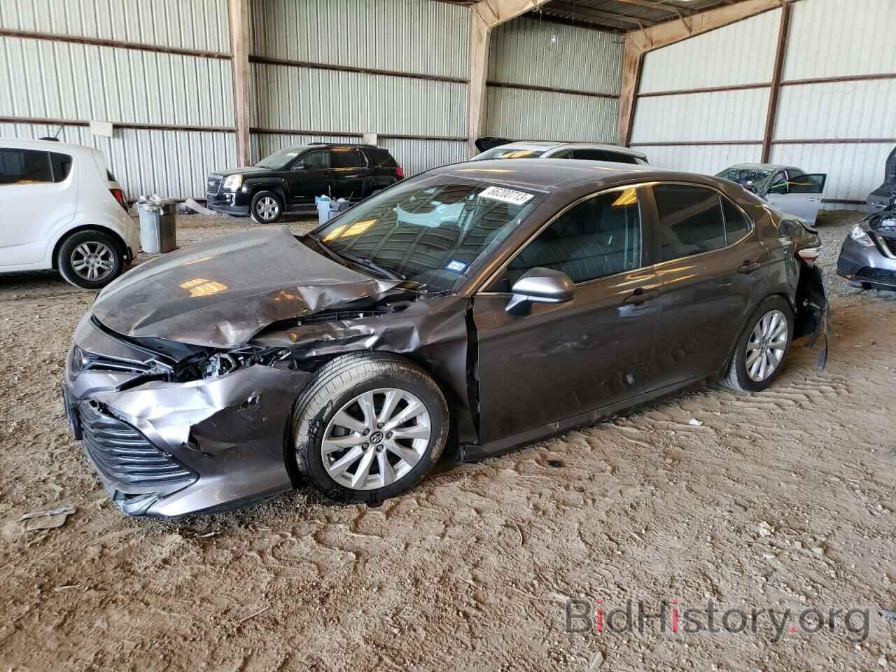 Photo 4T1B11HK8JU145648 - TOYOTA CAMRY 2018