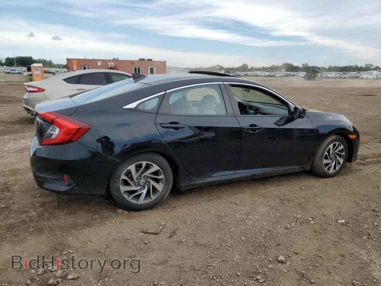 2018 HONDA CIVIC - VIN: 19XFC2F73JE031009 - Фото 3