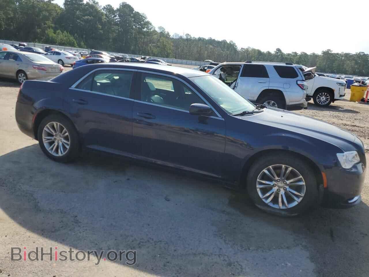 2017 CHRYSLER 300 - VIN: 2C3CCAAG0HH521740 - Фото 4