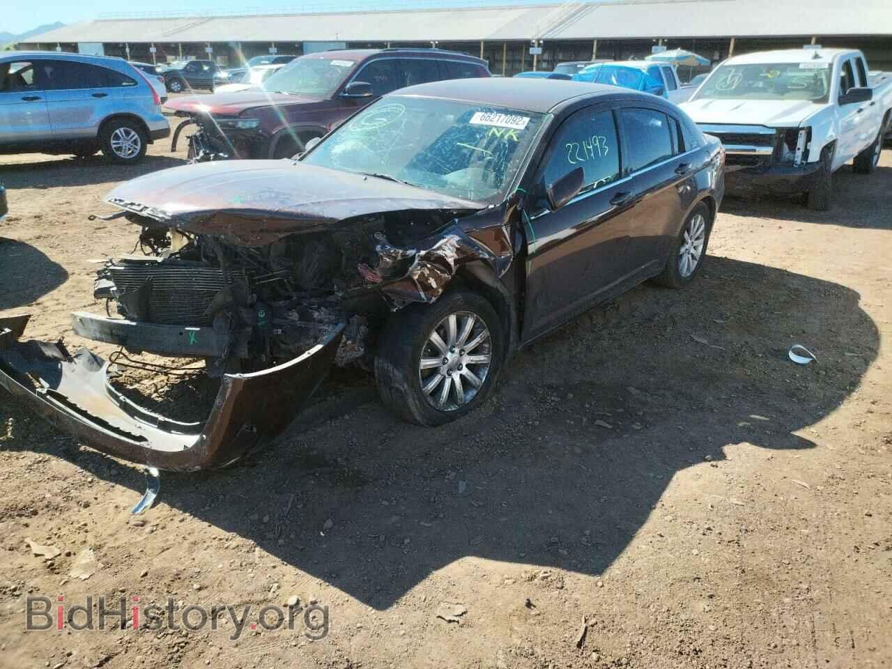 2013 CHRYSLER 200 - VIN: 1C3CCBBB3DN632700 - Фото 2
