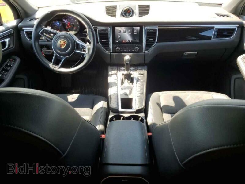 2017 Porsche MACAN (VIN WP1AA2A58HLB06356) — фото 8 из 12
