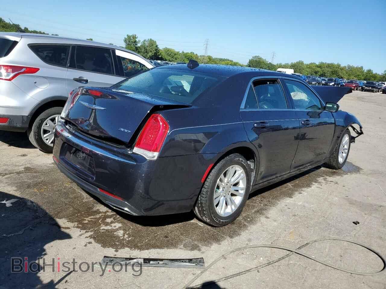2017 CHRYSLER 300 - VIN: 2C3CCAAG8HH521775 - Фото 3