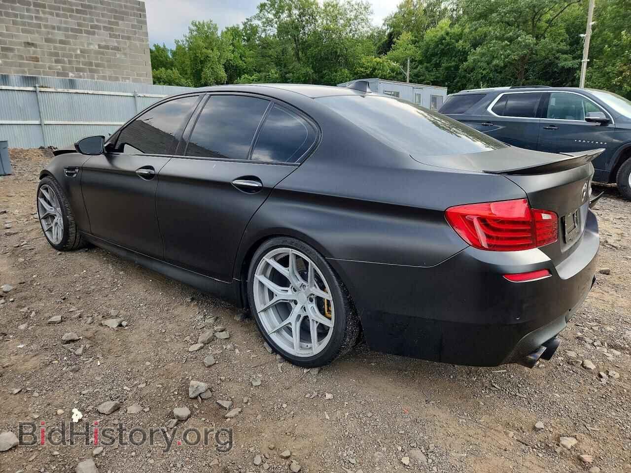 2015 BMW M5 - VIN: WBSFV9C56FD594773 - Photo 2