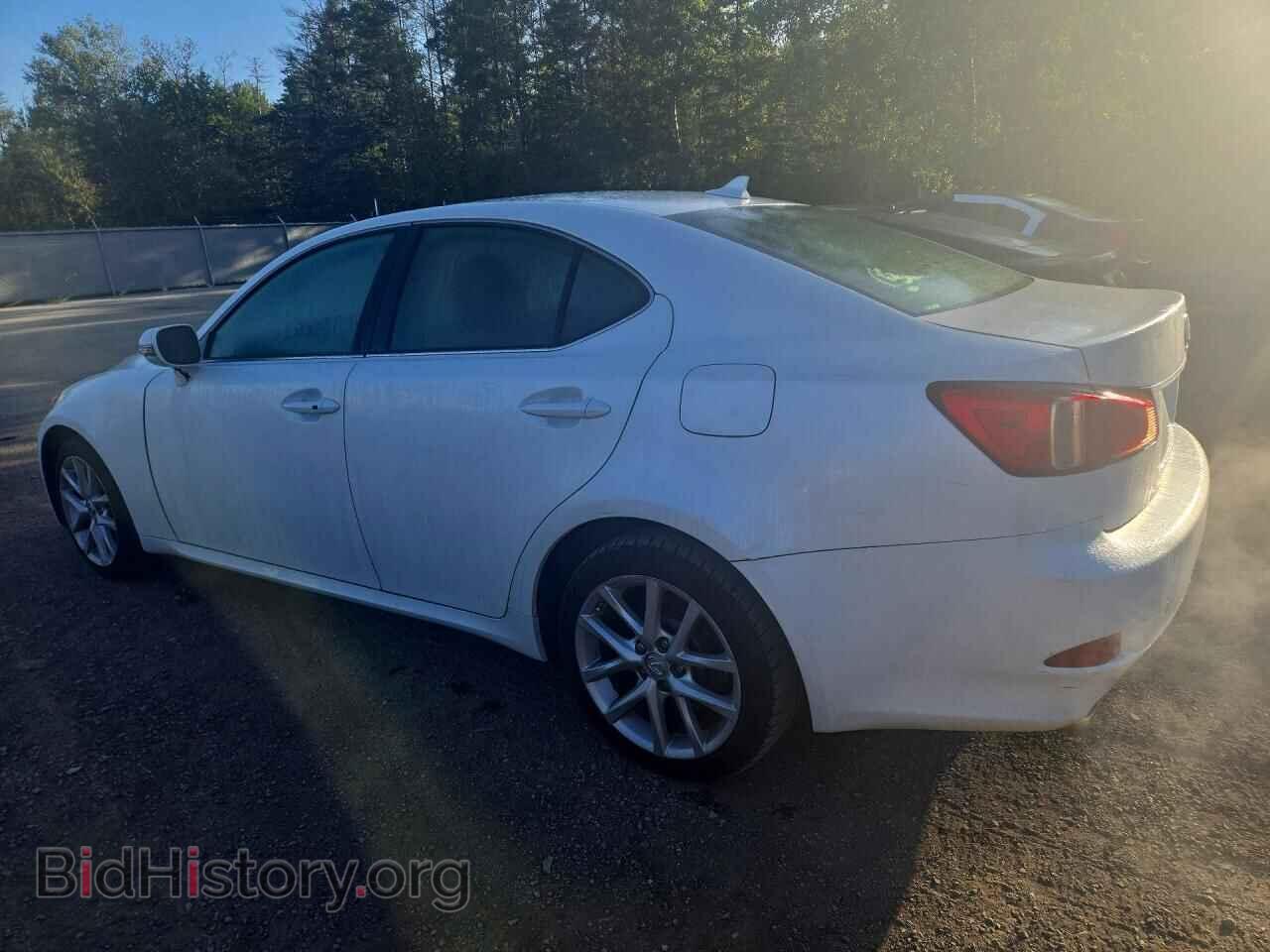 2012 Lexus IS (VIN JTHCF5C26C5058836) — фото 2 из 12