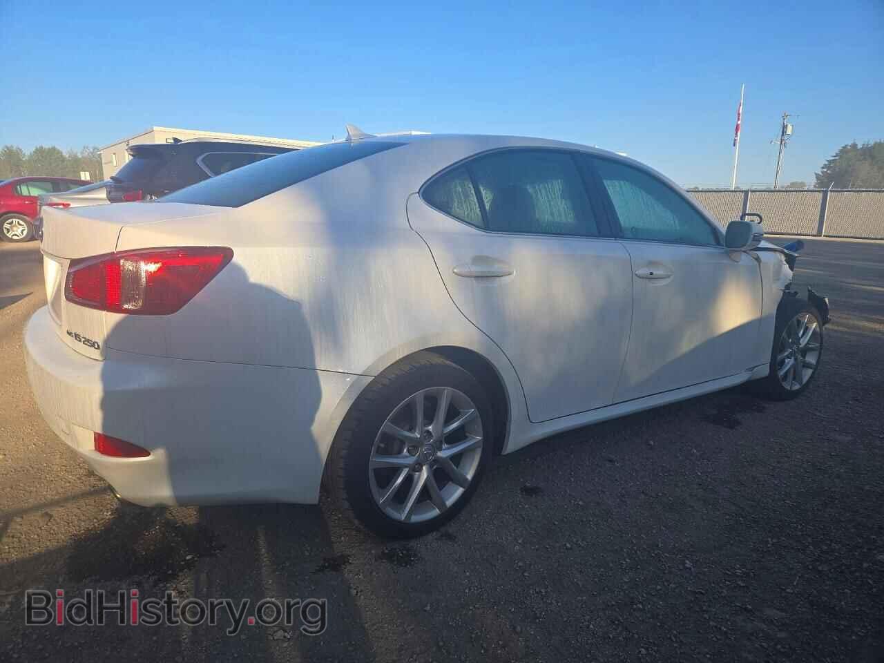 2012 Lexus IS (VIN JTHCF5C26C5058836) — фото 3 из 12