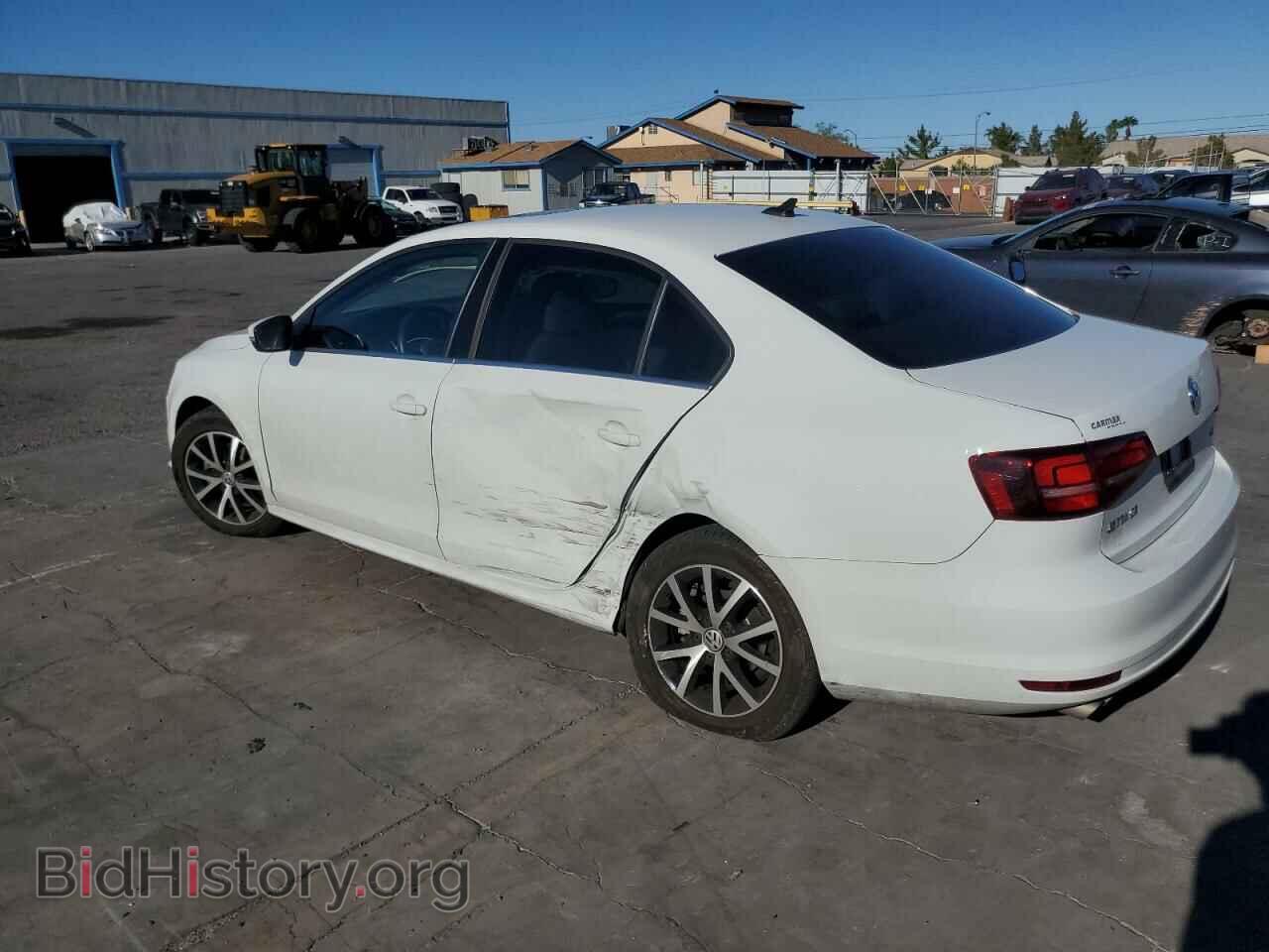 2018 VOLKSWAGEN JETTA - VIN: 3VWDB7AJ1JM261497 - Фото 2