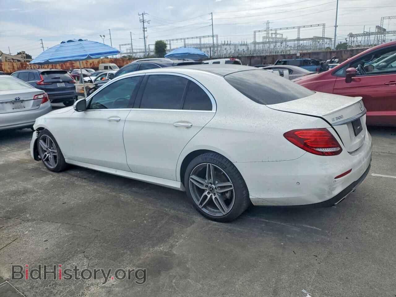 2018 MERCEDES-BENZ E-CLASS - VIN: WDDZF4JB5JA406399 - Фото 2