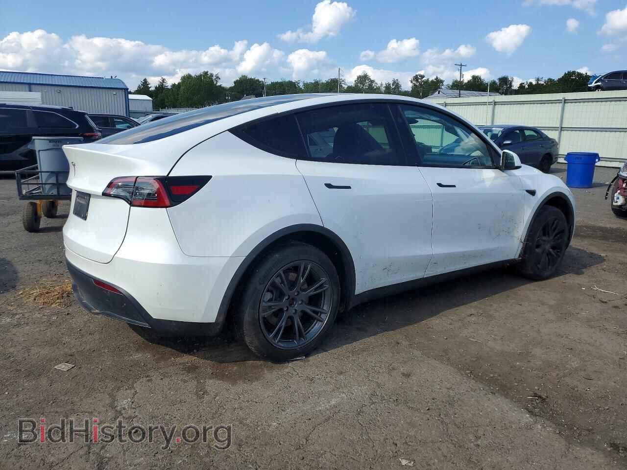 2024 TESLA MODEL Y - VIN: 7SAYGDEDXRF104739 - Photo 3