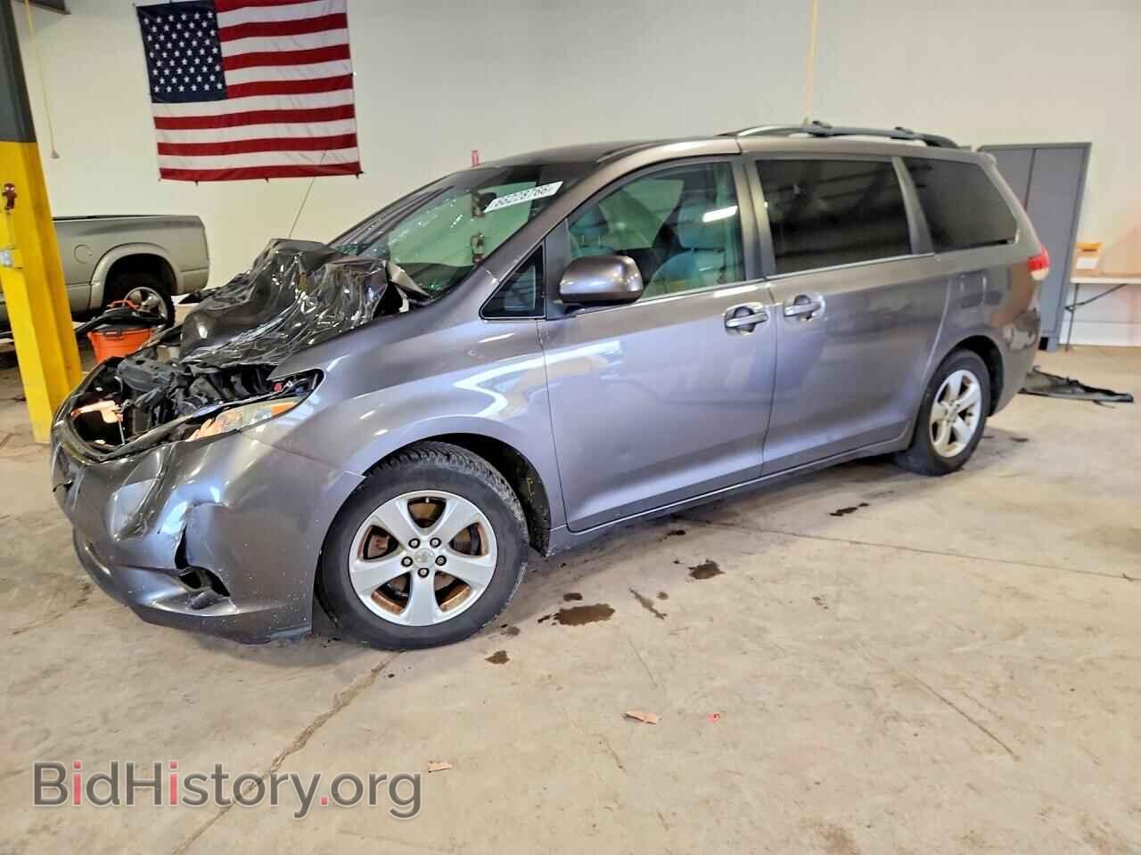Фотография 5TDKK3DC8DS376568 - TOYOTA SIENNA 2013