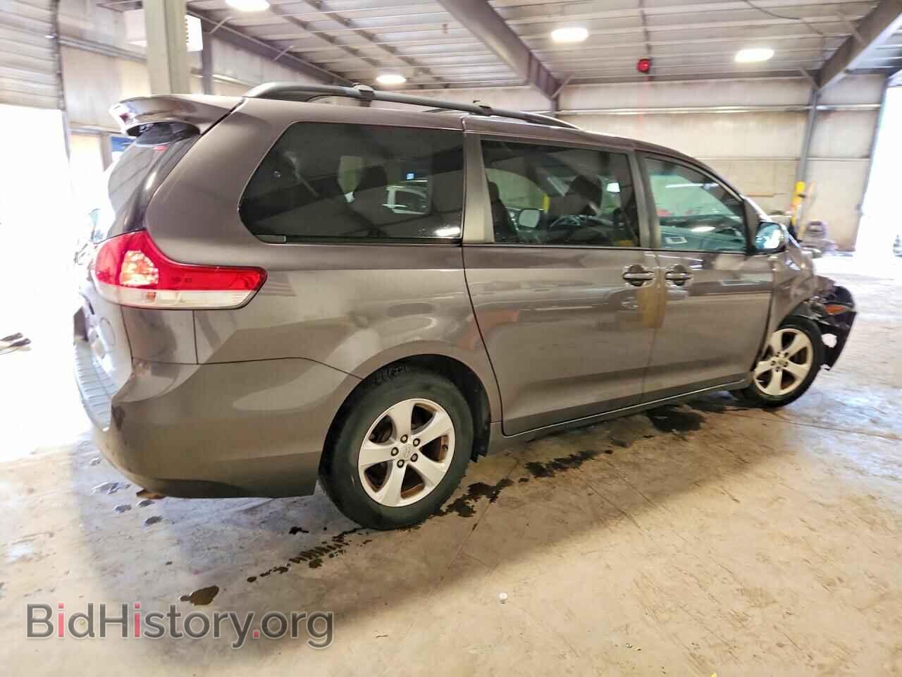 2013 TOYOTA SIENNA - VIN: 5TDKK3DC8DS376568 - Фото 3