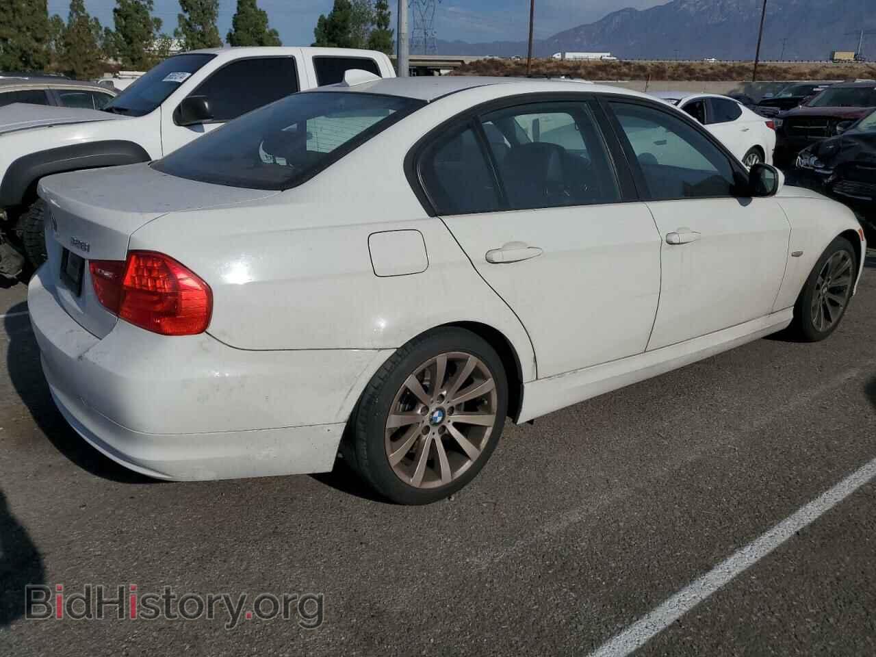 2011 BMW 3 SERIES - VIN: WBAPH5G52BNM82513 - Фото 3