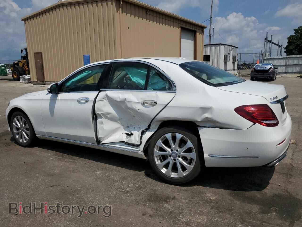 2017 MERCEDES-BENZ E-CLASS - VIN: WDDZF4KB5HA162701 - Фото 2