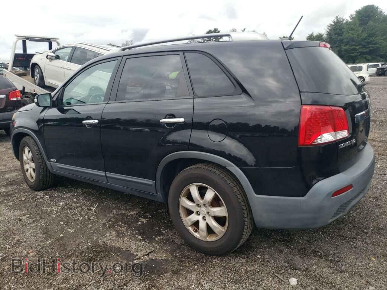 2011 KIA SORENTO - VIN: 5XYKTDA25BG139058 - Фото 2