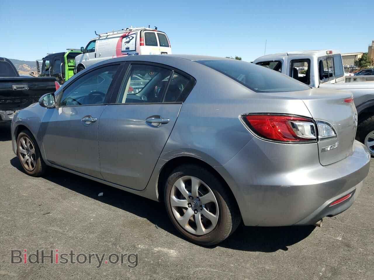 2011 MAZDA 3 - VIN: JM1BL1UG1B1430517 - Фото 2