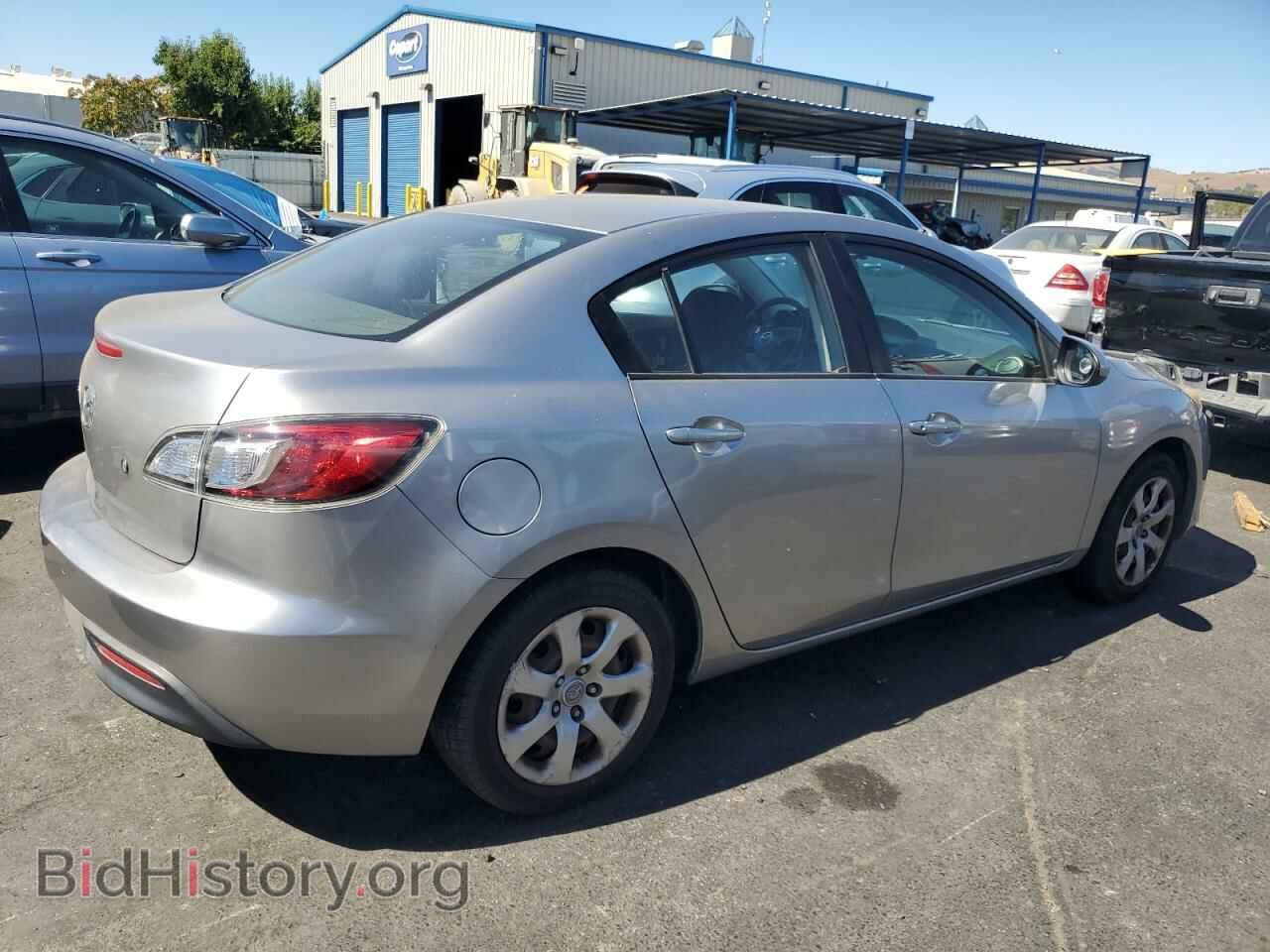 2011 MAZDA 3 - VIN: JM1BL1UG1B1430517 - Фото 3