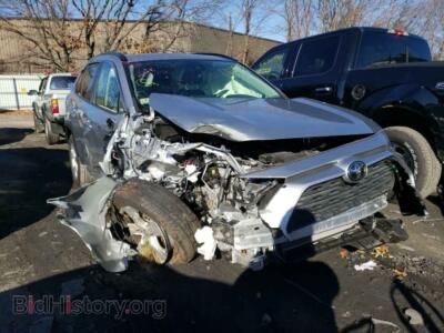 2020 Toyota RAV4 RAV4 XLE, серый — VIN JTMP1RFV1LD055878, Copart