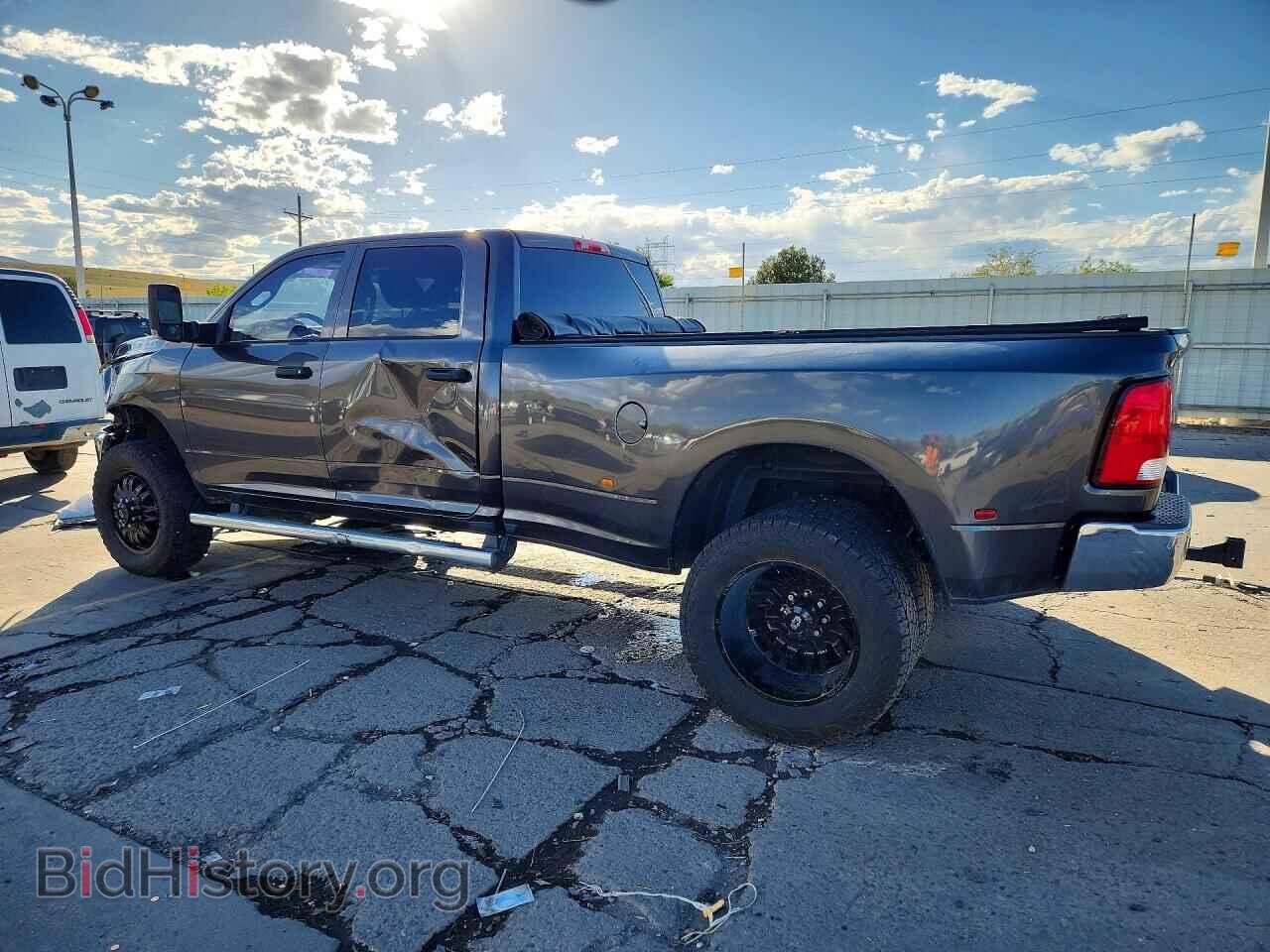 2017 RAM 3500 - VIN: 3C63RRGL6HG577458 - Photo 2