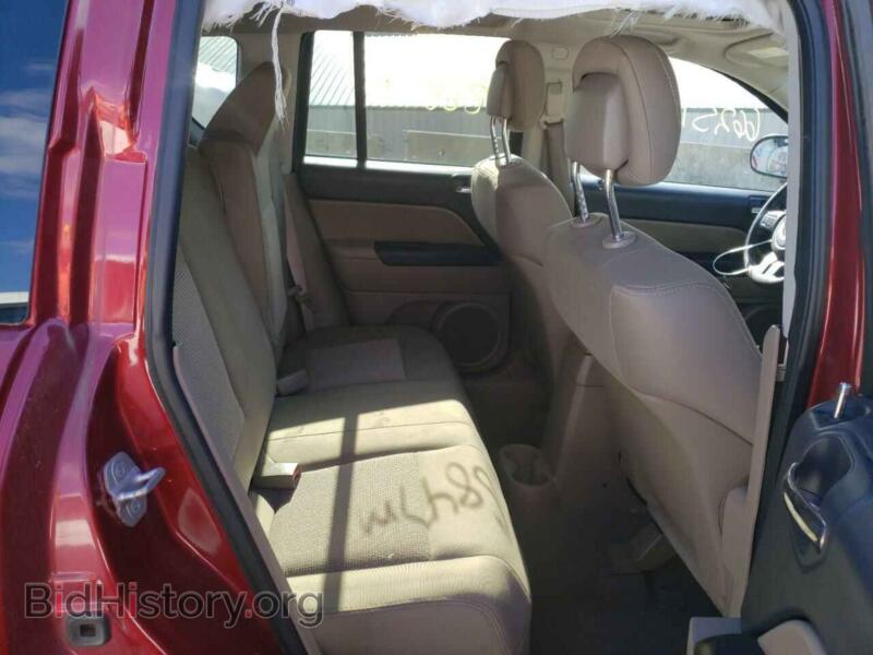 2012 Jeep COMPASS (VIN 1C4NJDEB0CD589021) — photo 6 of 10